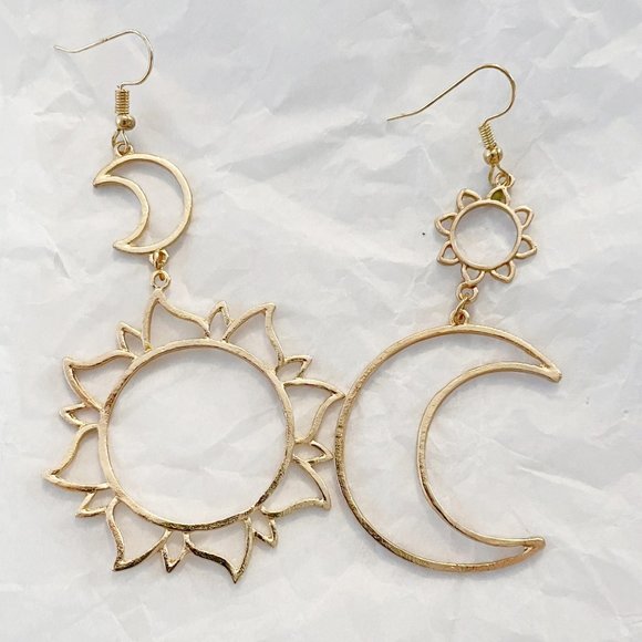 Jewelry - 🆕 Sun & Moon Gold-tone Drop Earrings